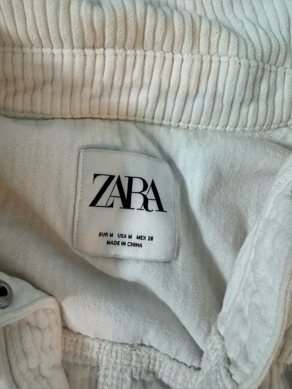 Zara White Corduroy Overshirt Jacket Shacket Raw Hem Oversized Size M - Picture 5 of 7
